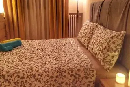 Perfect Location In Center Apartment *