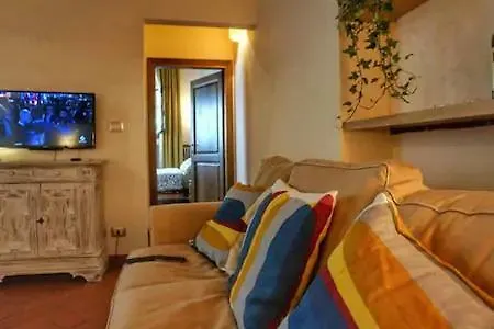 Perfect Location In Center * Florence