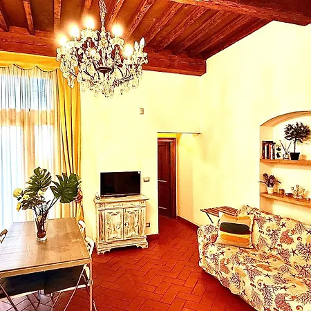 Perfect Location In Center Апартаменты