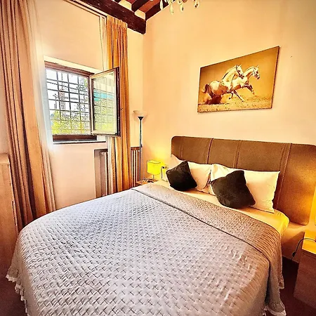 Perfect Location In Center Апартаменты