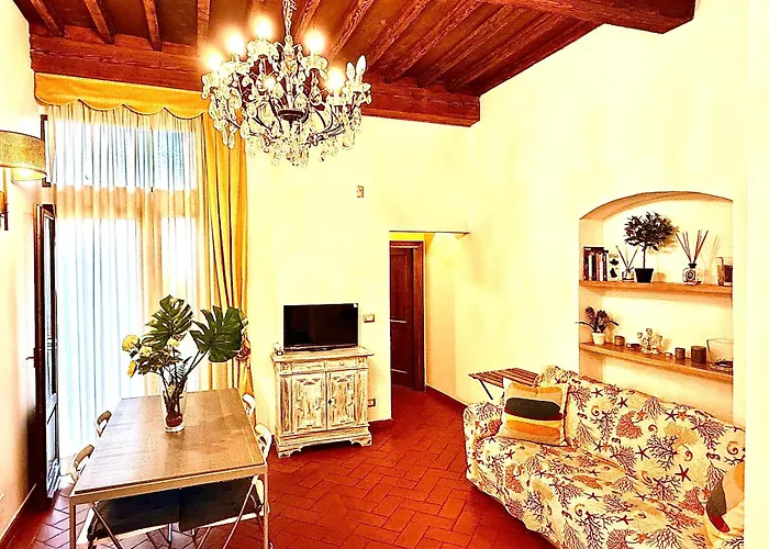 Perfect Location In Center Апартаменты